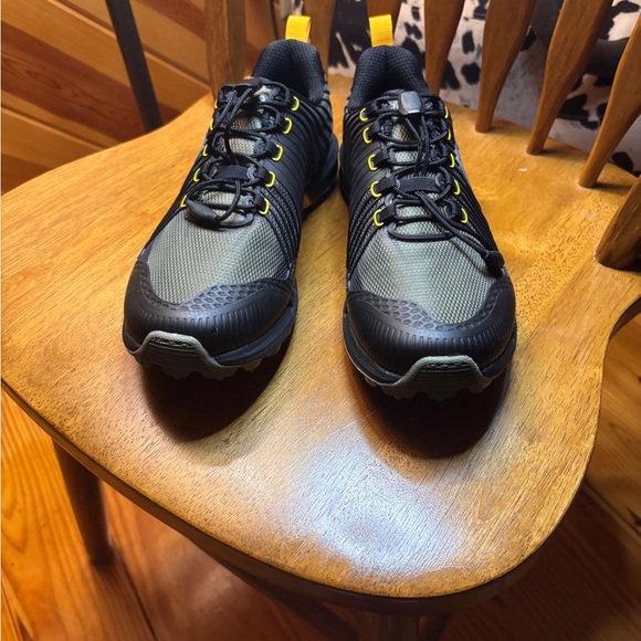 NEVER USED!! Woman’s spartan tennis shoes  (spartan rd pro 2 limited) main image 8